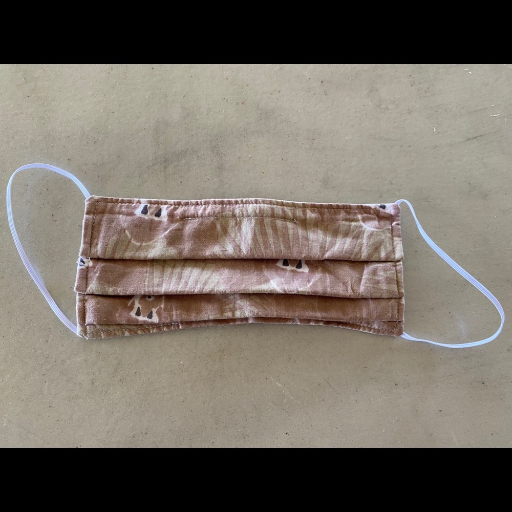 Acacia capsule modern pacific mask, NWOT